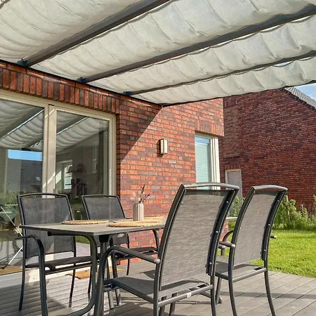 Holiday home Kutterhafen 2 Mit Garten Und Sauna Fuer 4 Personen *